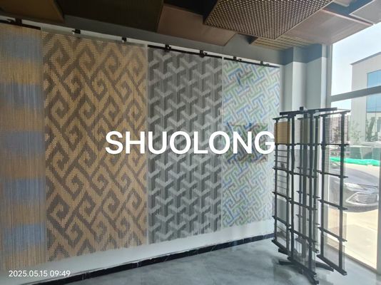 레일 및 기타 피팅과 함께 사용자 정의 알루미늄 체인 플라이 스크린