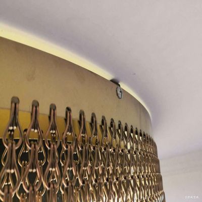 맞춤형 크기와 내구성이 뛰어난 레일 및 기타 부속품이 있는 알루미늄 체인 링크 커튼