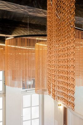 12x24mm 체인 사이즈 알루미늄 체인 플라이 스크린 60% 오픈 영역과 1.2mm 와이어 지름 곤충 보호