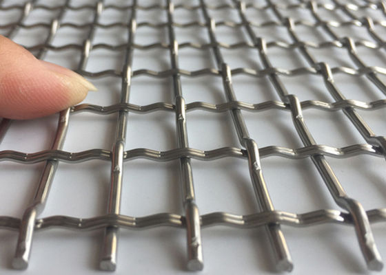 3.3mm 304 스테인리스 주름을 잡은 철망사에 의하여 길쌈되는 건축 메시 정면